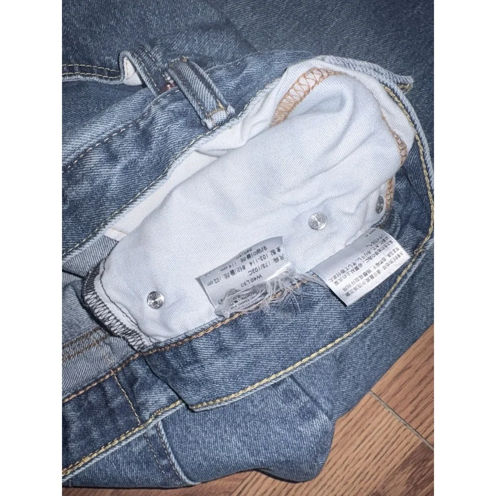 Levis 505 Jeans Mens 40 x 30 Straight Leg Regular‎ Fit Medium Wash Denim
